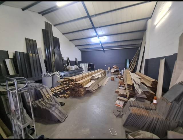 325M² WORKSHOP TO LET IN STIKLAND INDUSTRIAL